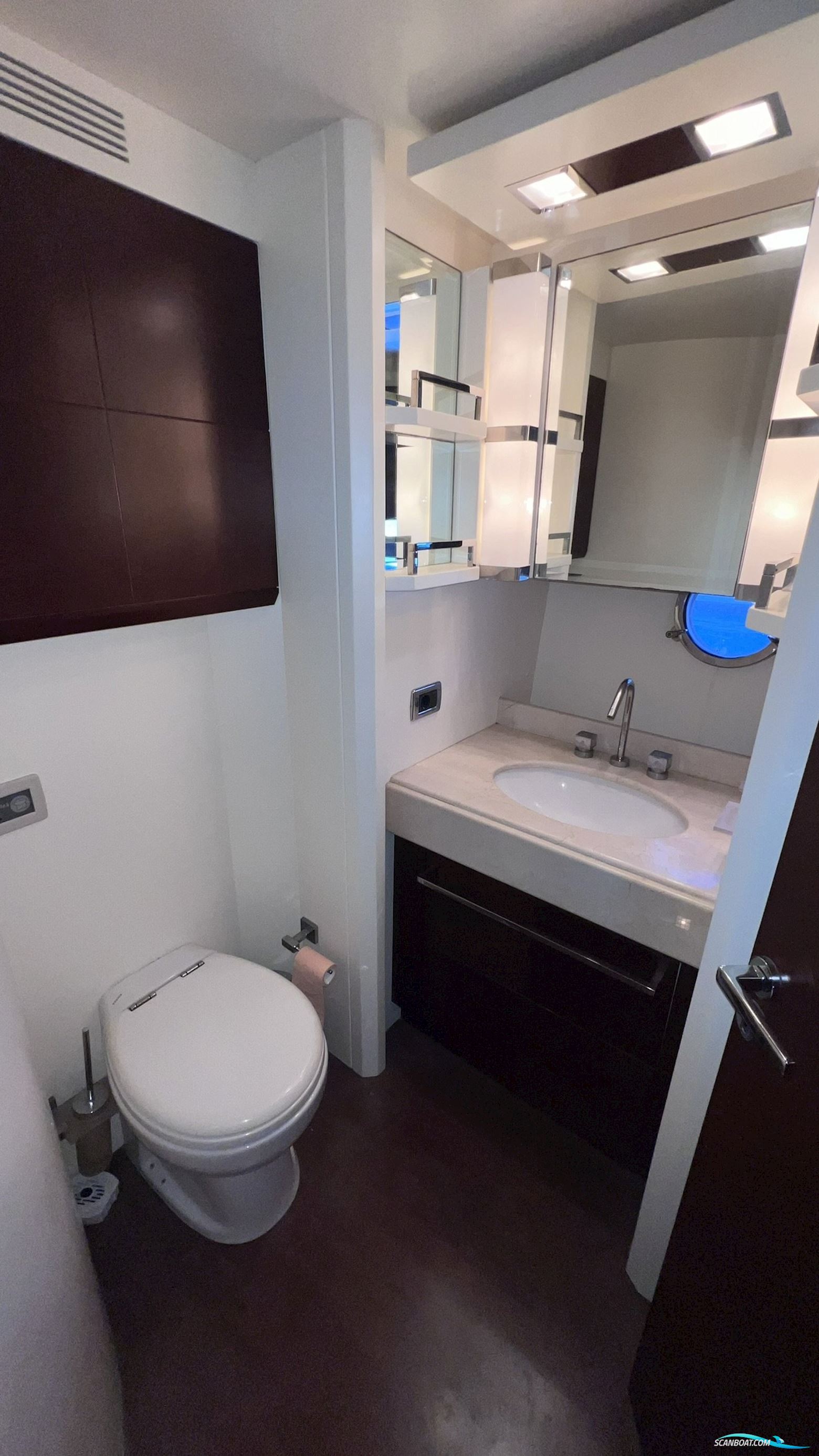 Azimut 75 FLY - 4 KABINEN - 2005