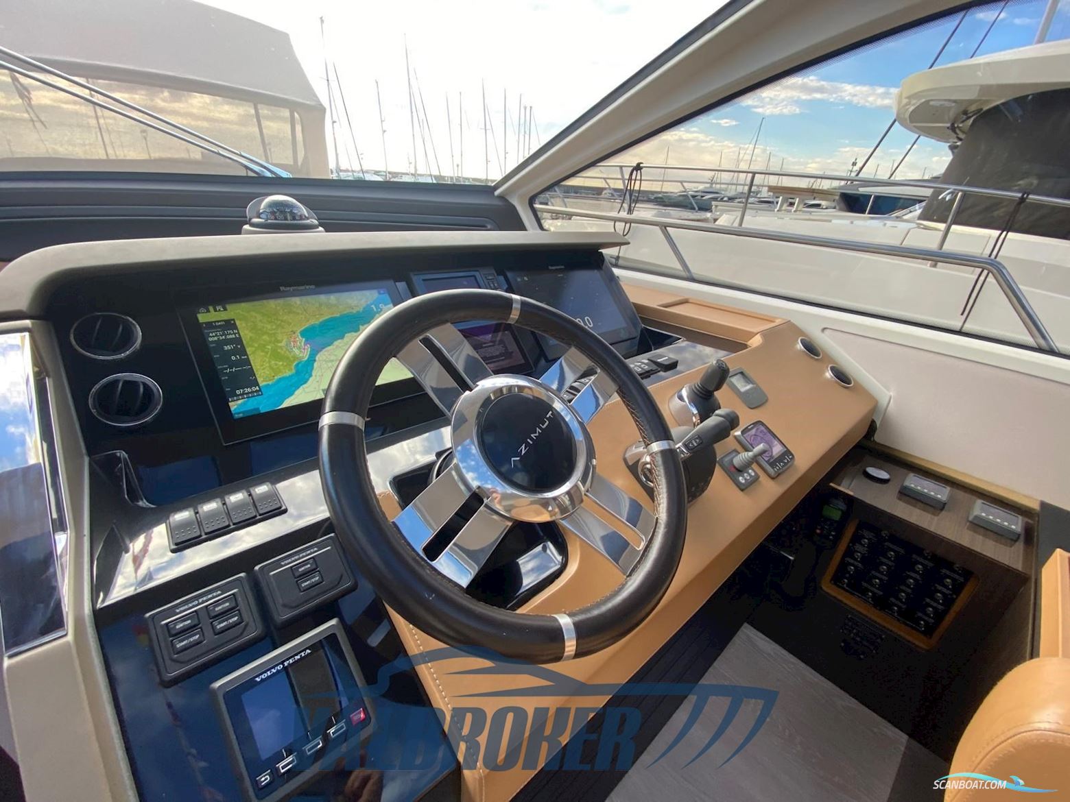 Azimut 77S