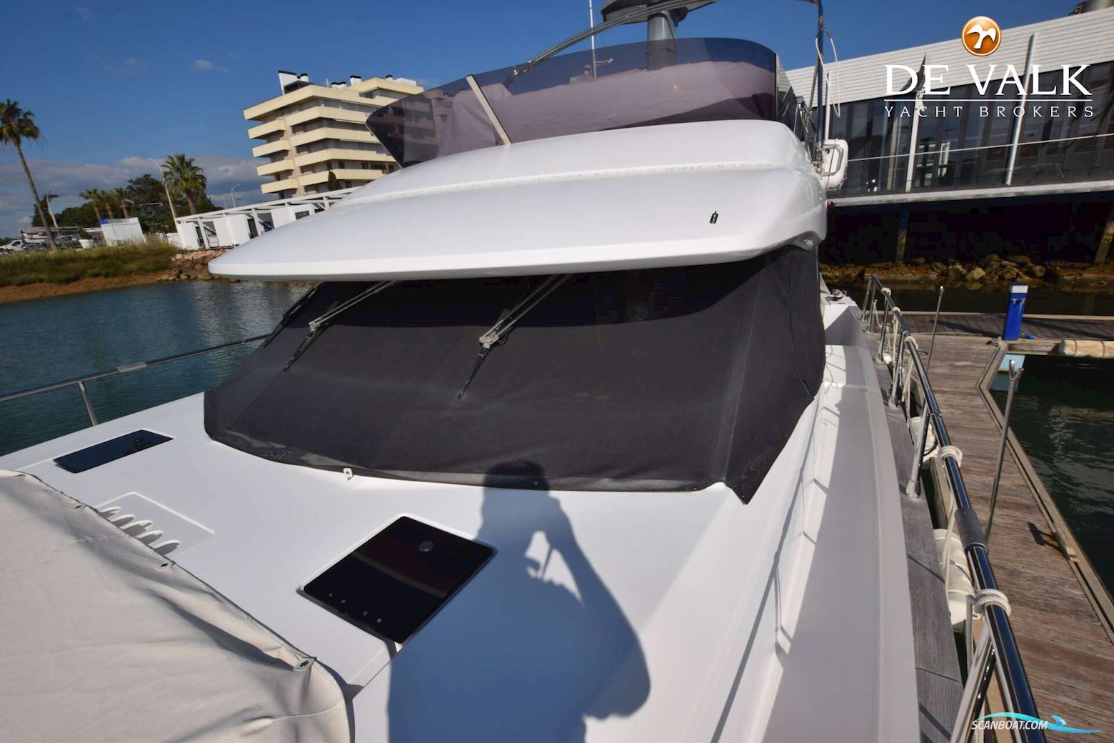 Azimut Magellano 43