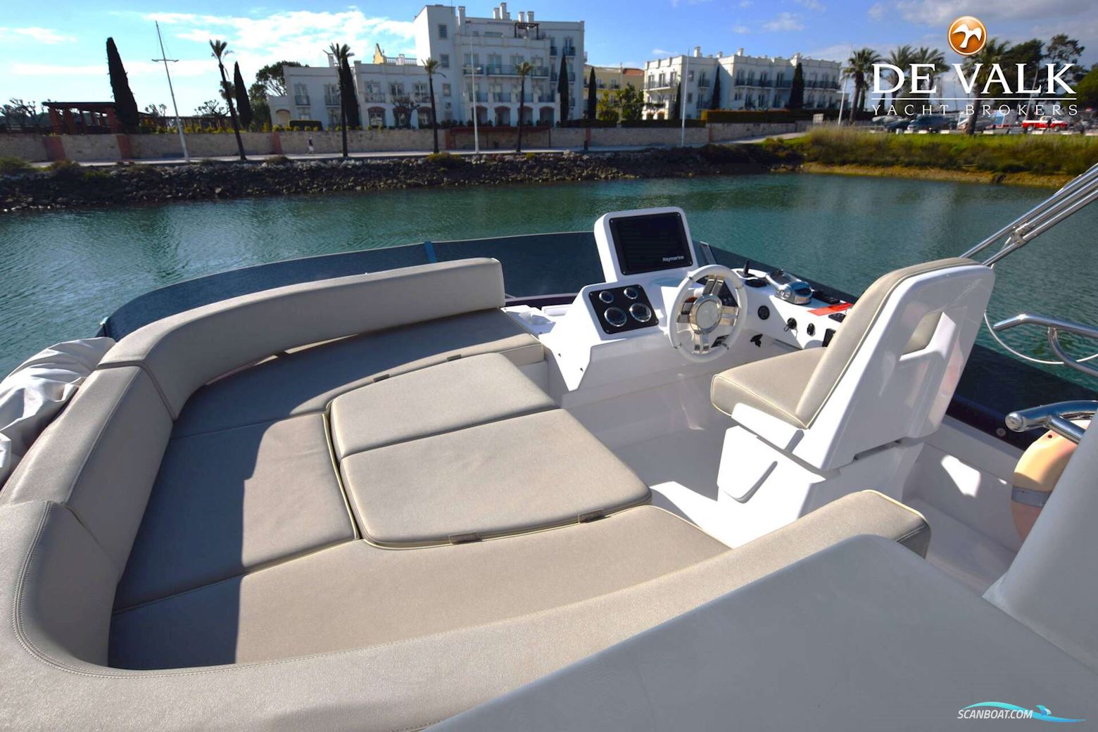 Azimut Magellano 43