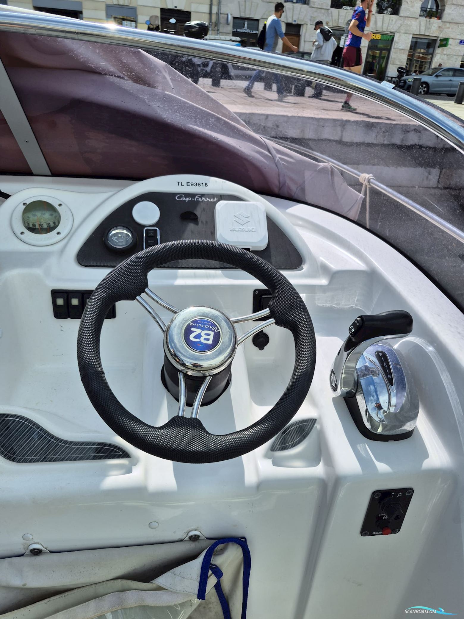 B2 MARINE Cap Ferret 752 Day Cruiser Avec Place