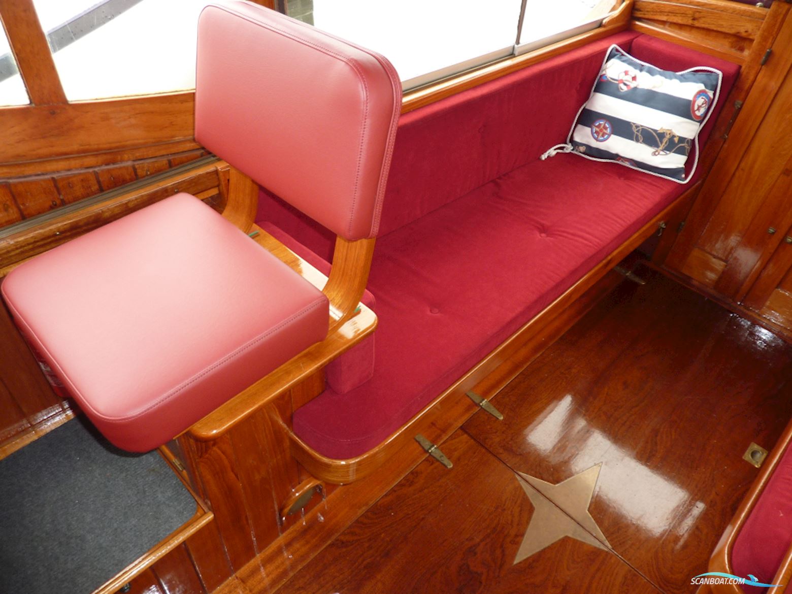 Bakdekker  Met kofferdek en achterkajuit