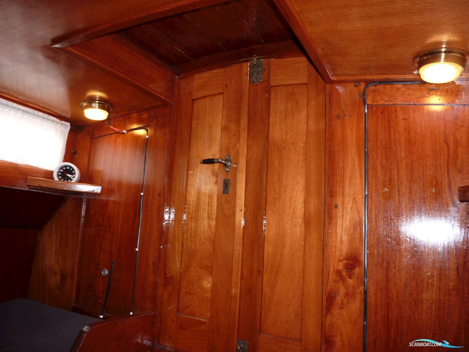 Bakdekker Met Kofferdek en Achterkajuit