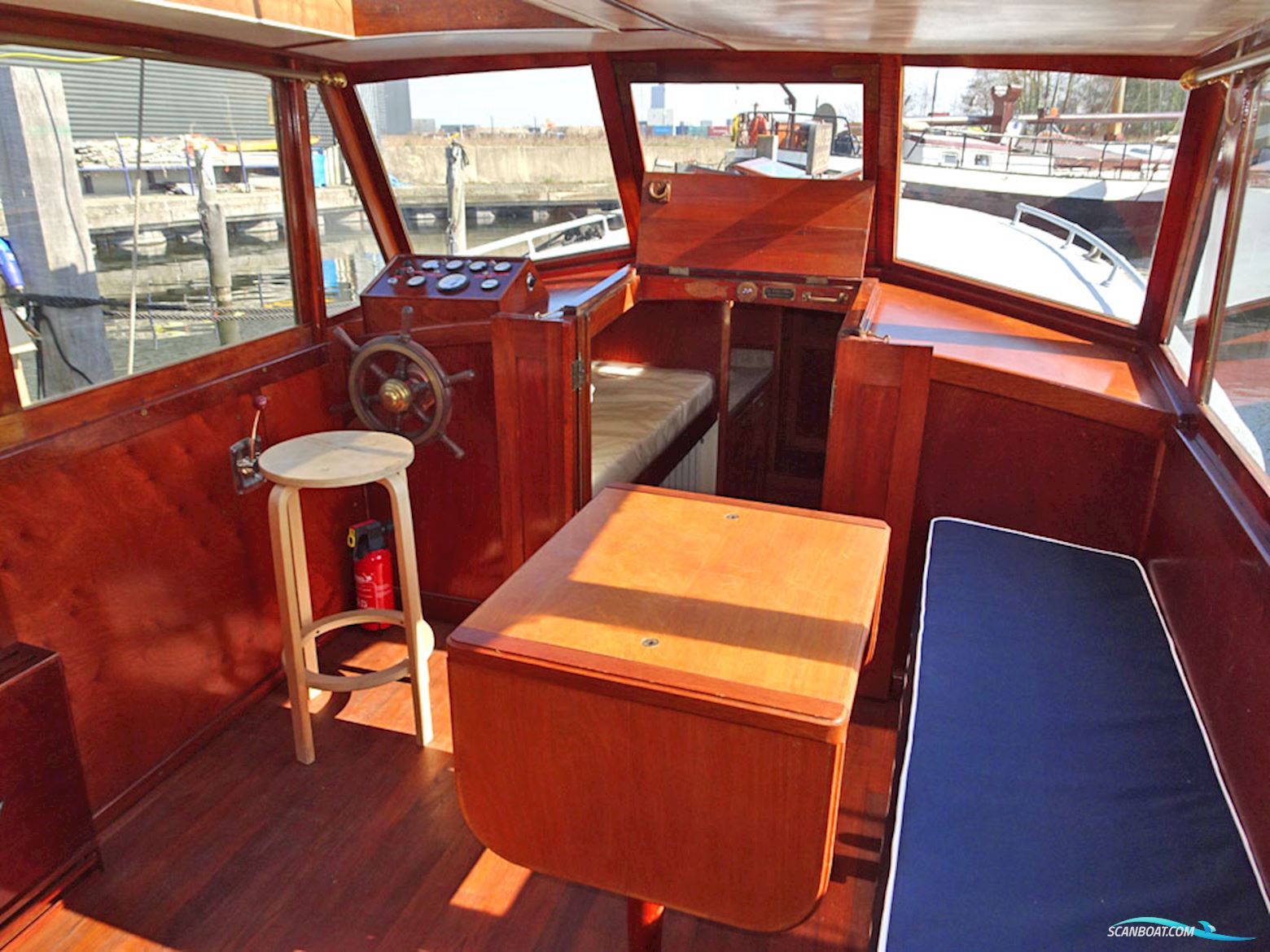 Bakdeksalonkruiser 11.20