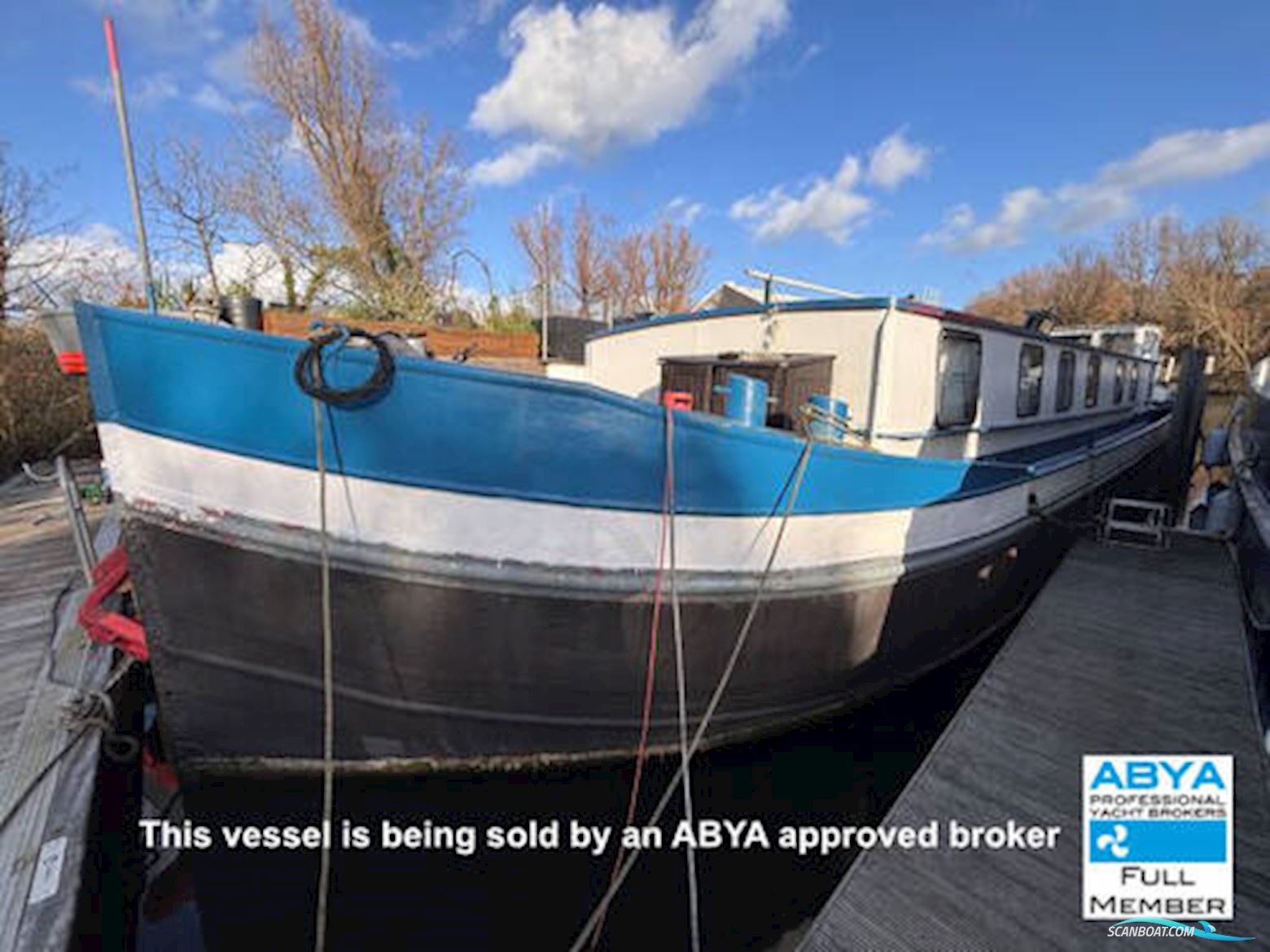 Barge De Hoop 91x17 Motorboten 1931, met Mann 6 Cylinder motor, United Kingdom