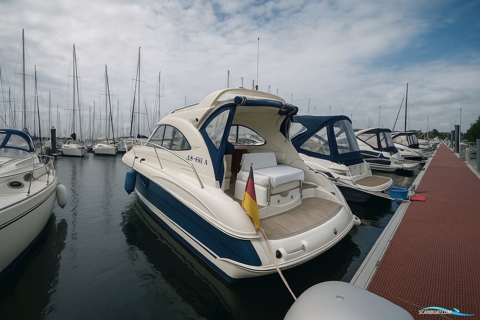 Bavaria 30 HT Motorboten 2008, met Volvo Penta 4,3 l GXI motor, Duitsland