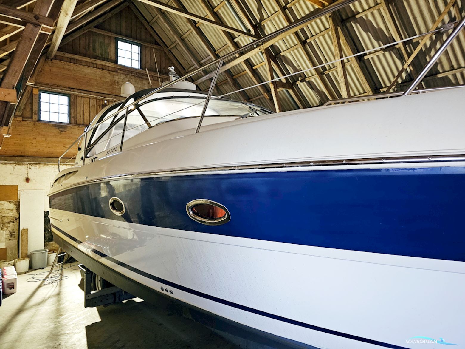 Bavaria 38 Sport Volvo Penta IPS-400 Joystick control