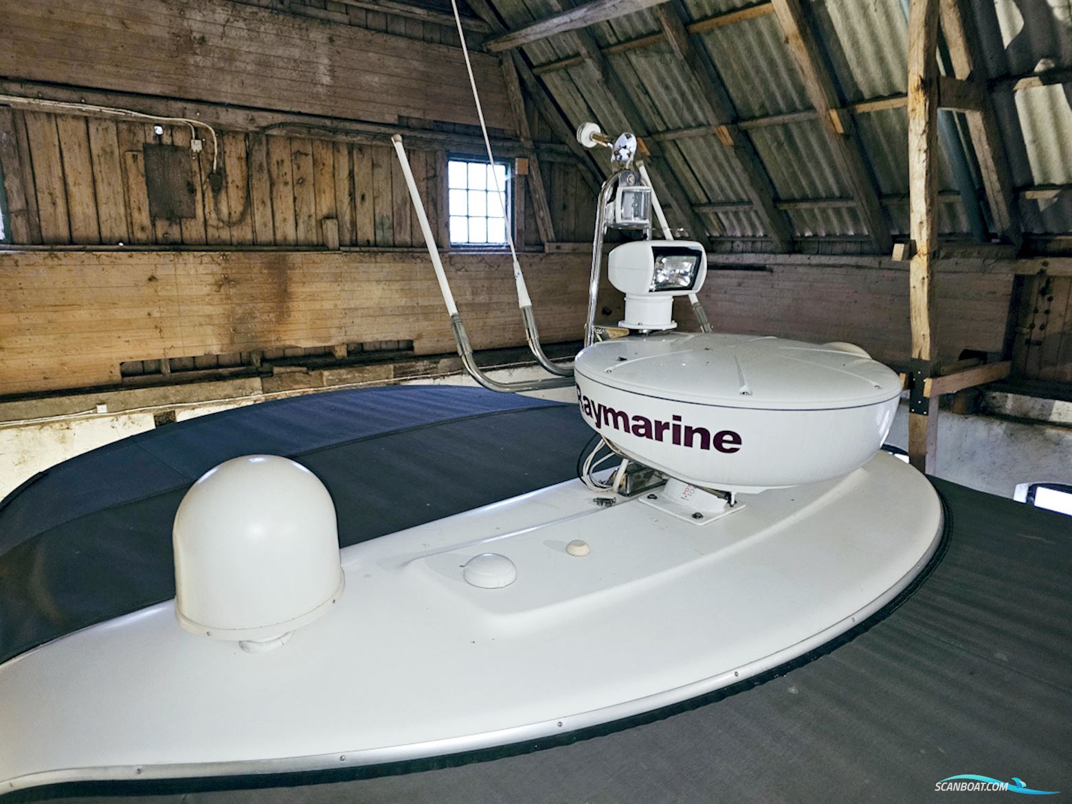 Bavaria 38 Sport Volvo Penta IPS-400 Joystick control