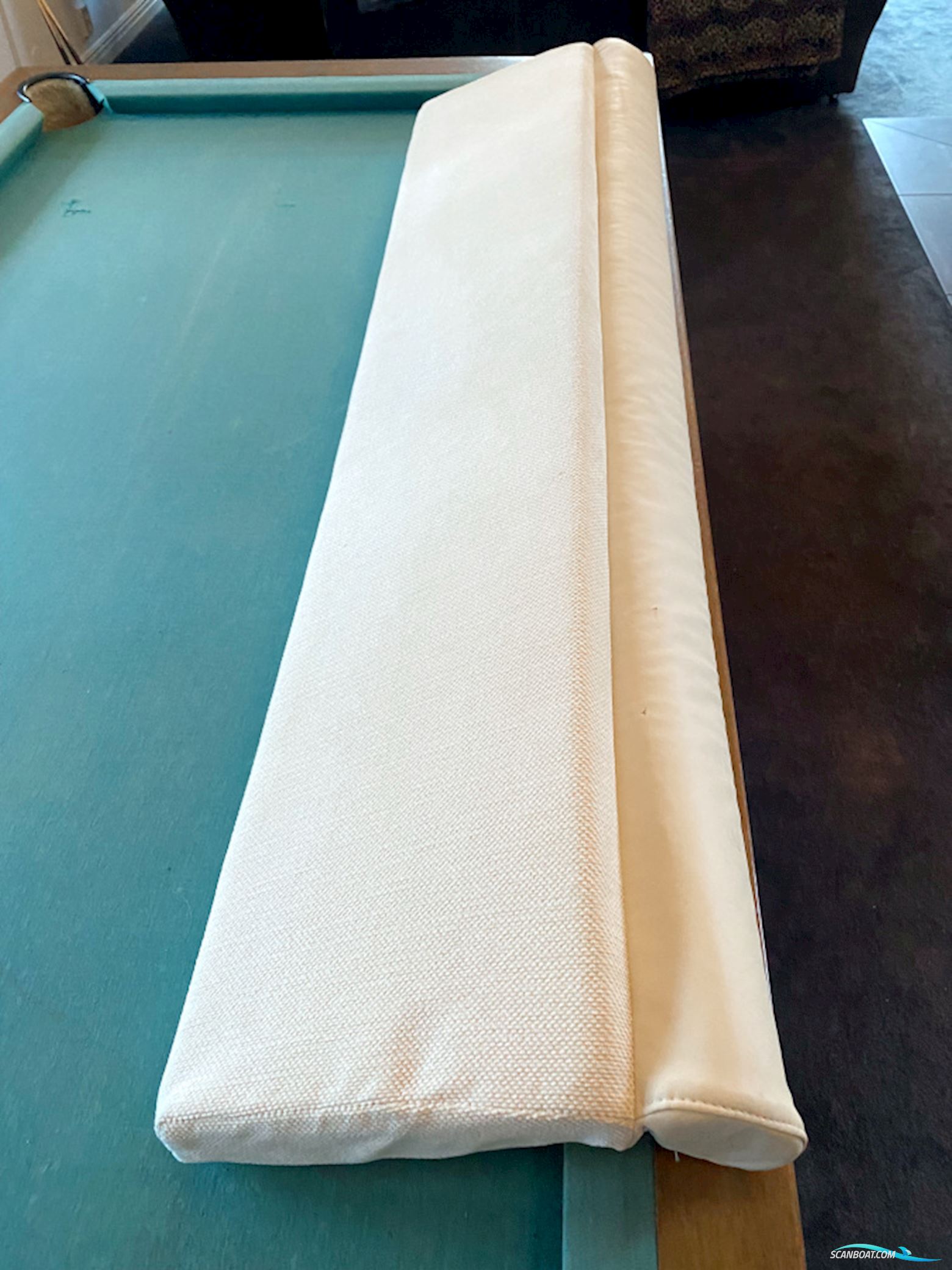 Bavaria 38 Sport Volvo Penta IPS-400 Joystick control