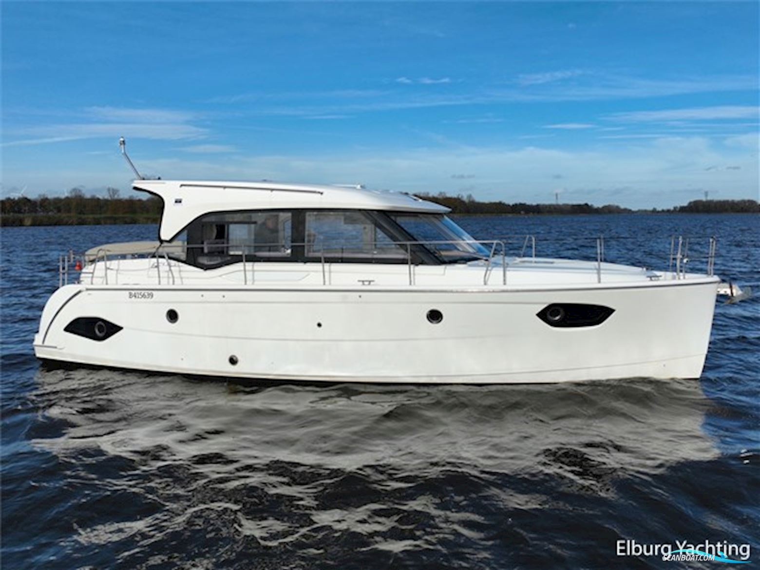 Bavaria E40 - Sedan 