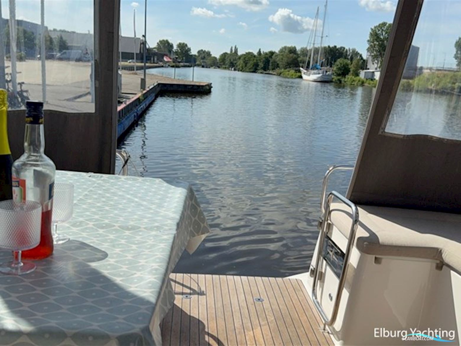 Bavaria E40 Flybridge