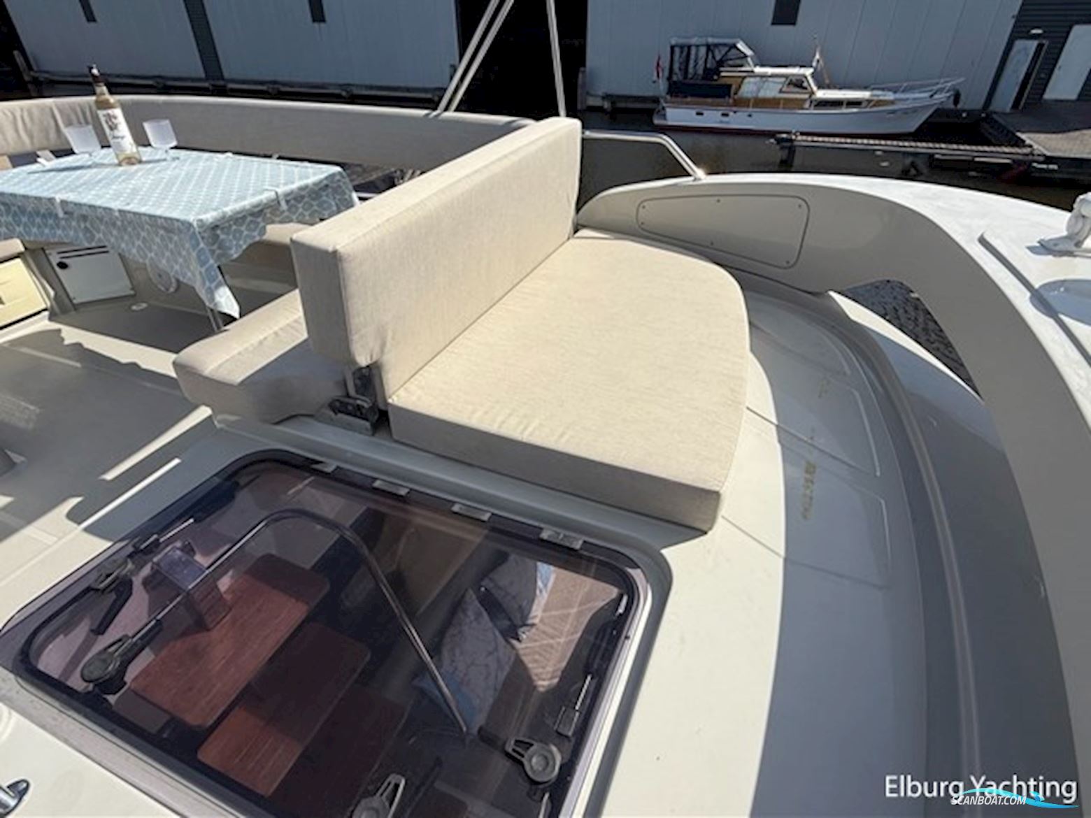 Bavaria E40 Flybridge