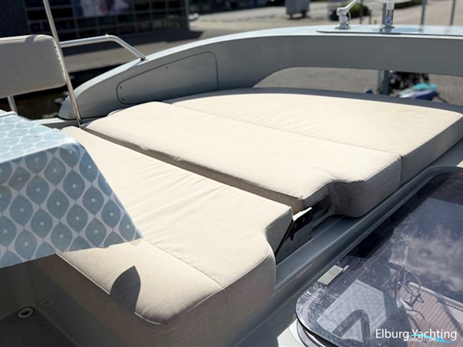 Bavaria E40 Flybridge