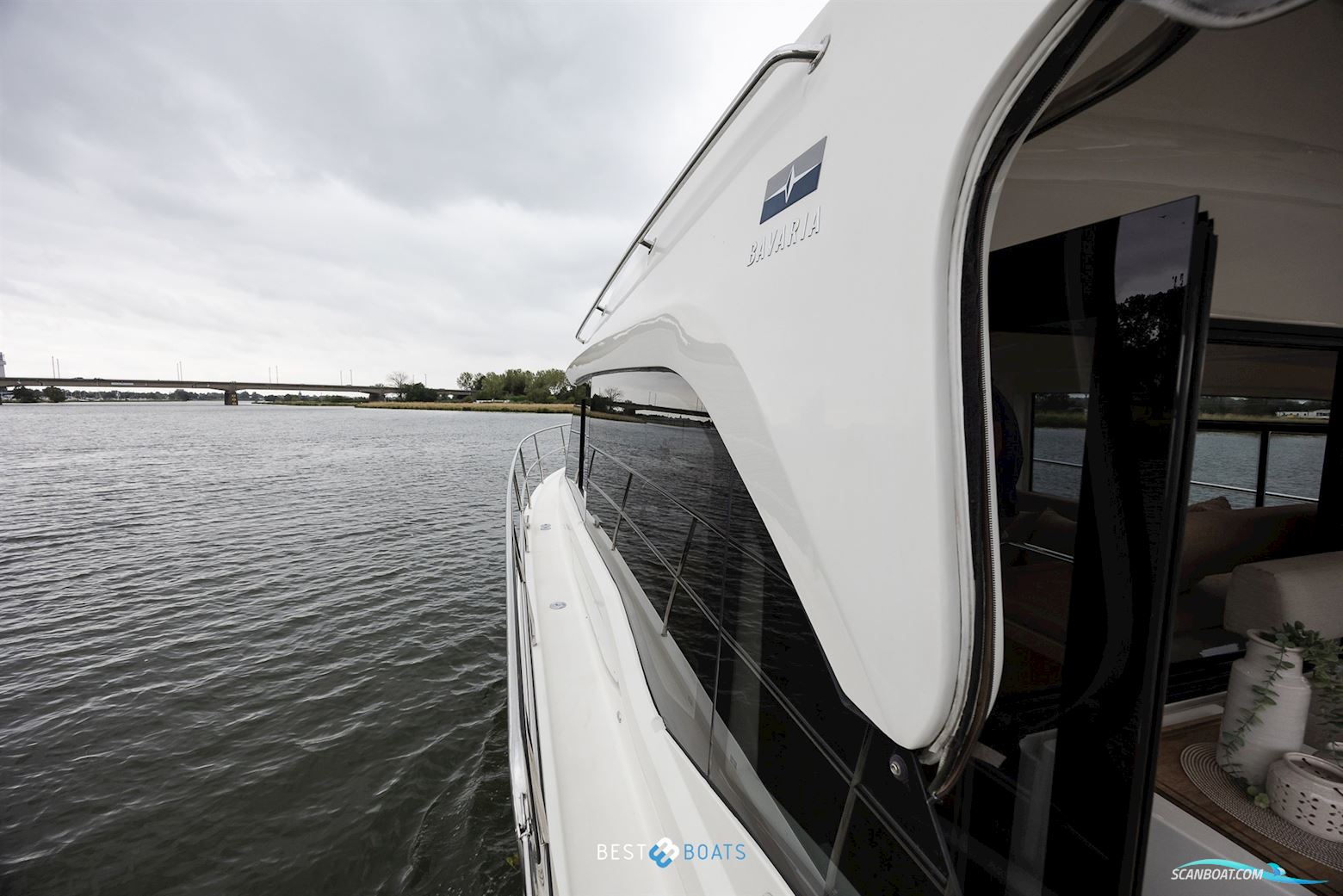 Bavaria E40 Sedan