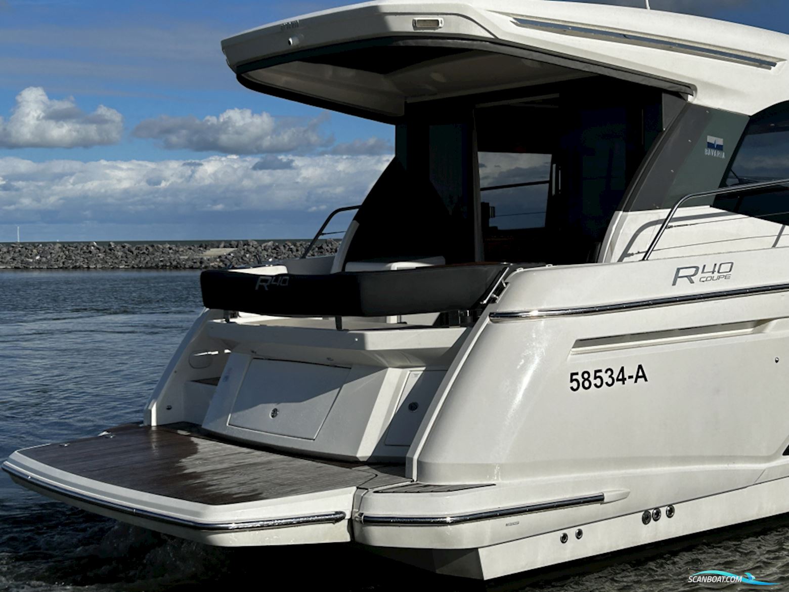 Bavaria Motor Boats R40 Coupé