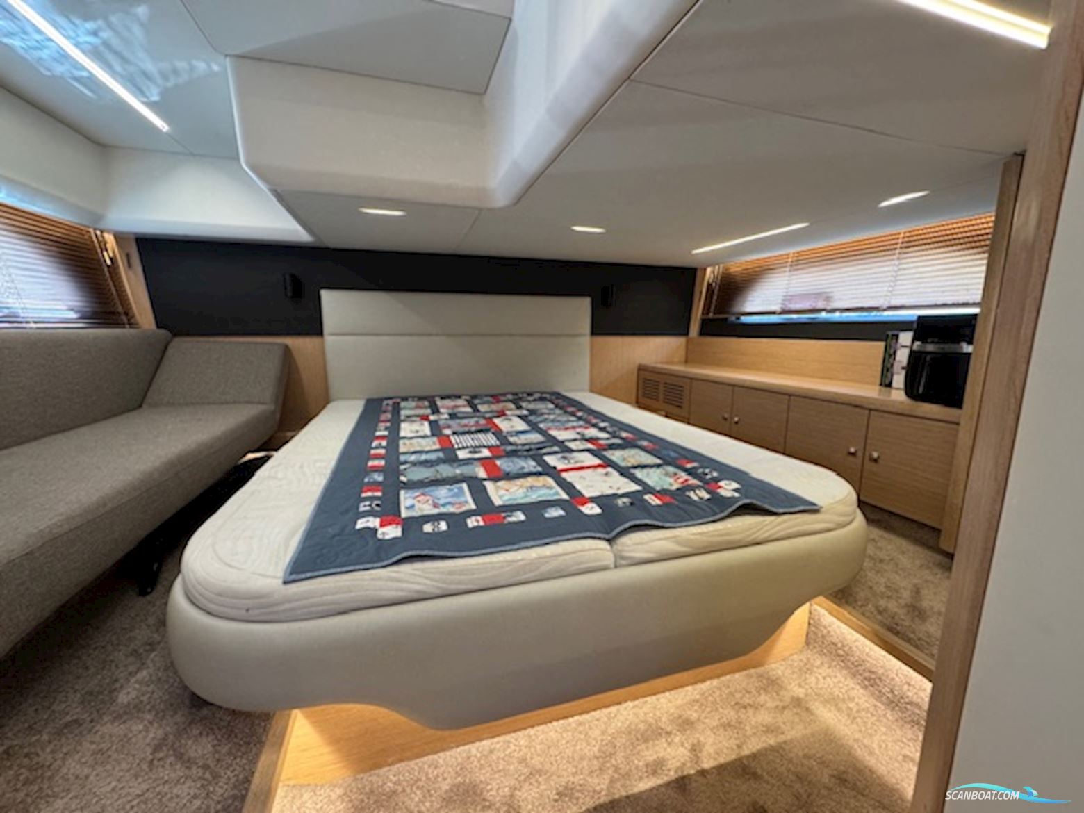 Bavaria R 40 Fly m/ Joystck