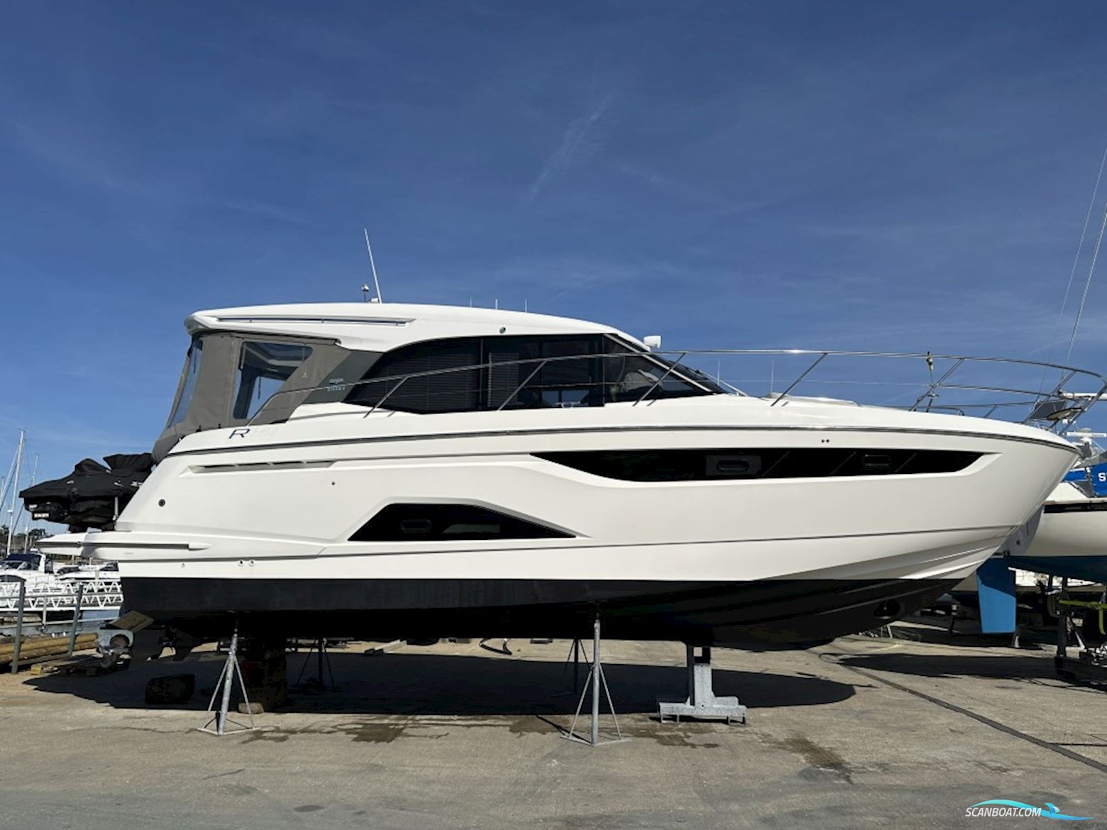 Bavaria R40 Motorboten 2021, met Volvo Penta motor, United Kingdom