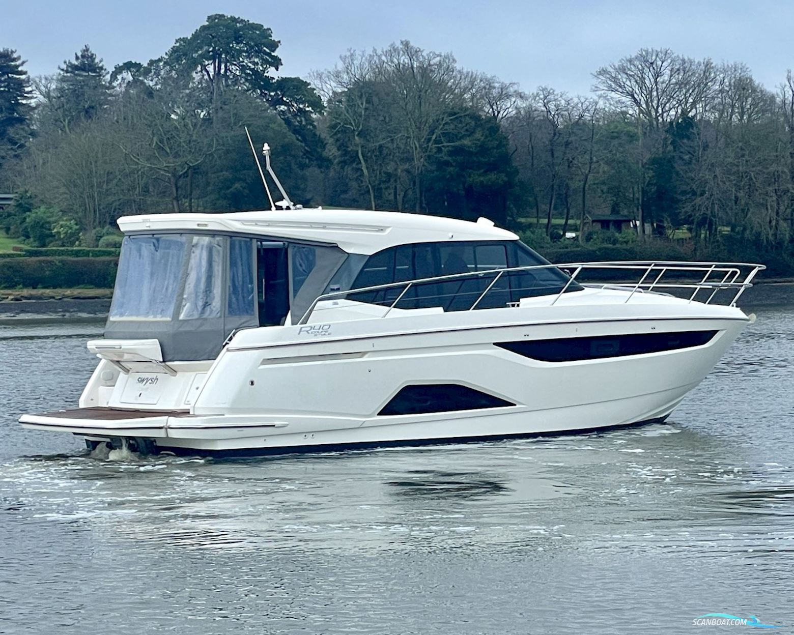 Bavaria R40 Motorboten 2020, met Volvo Penta motor, United Kingdom