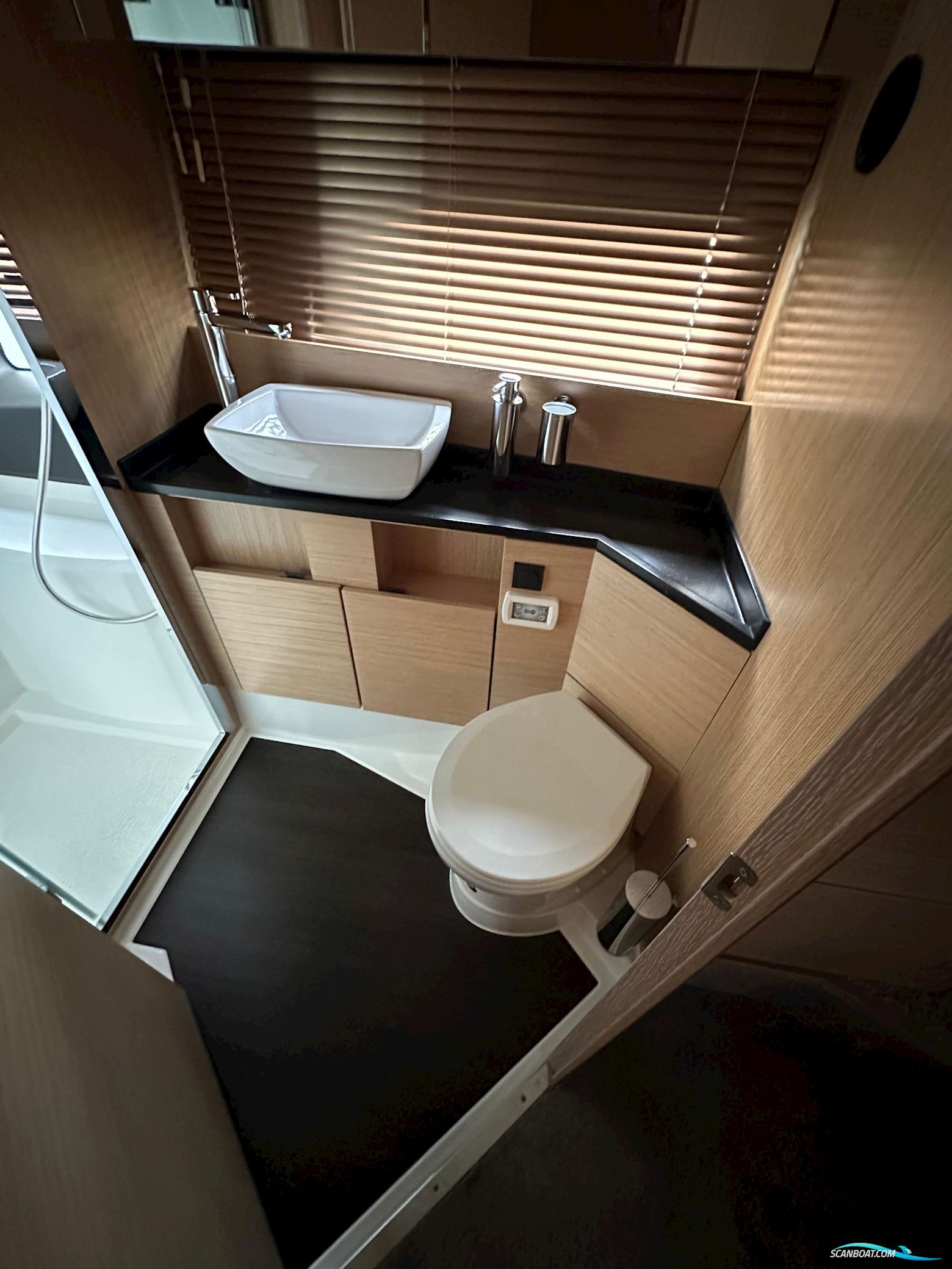 Bavaria R55 Flybridge