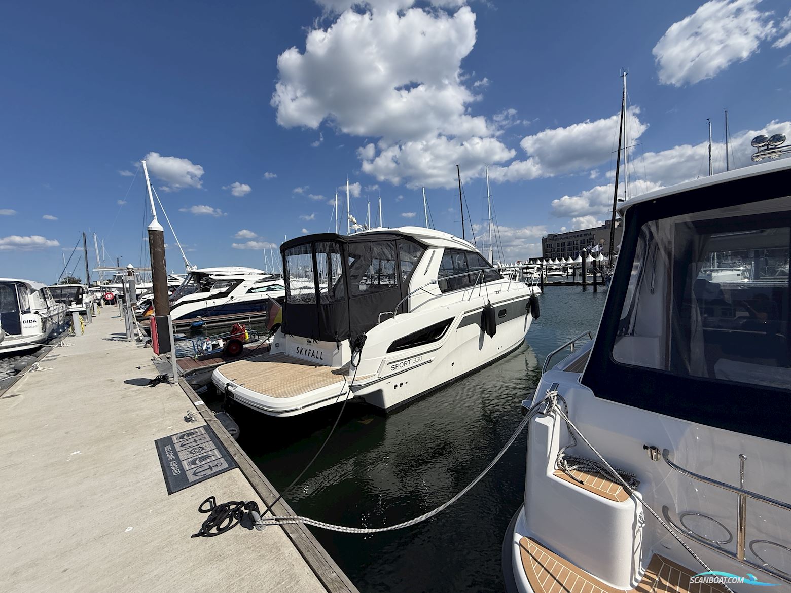 Bavaria S330 HT Motorboten 2016, met Mercruiser 4,5l-250-Dts motor, Duitsland