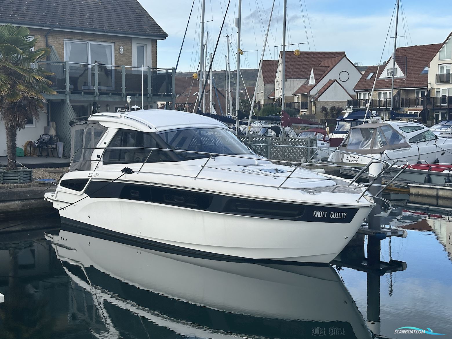 Bavaria S36 Hard Top Motorboten 2022, met Volvo Penta motor, United Kingdom