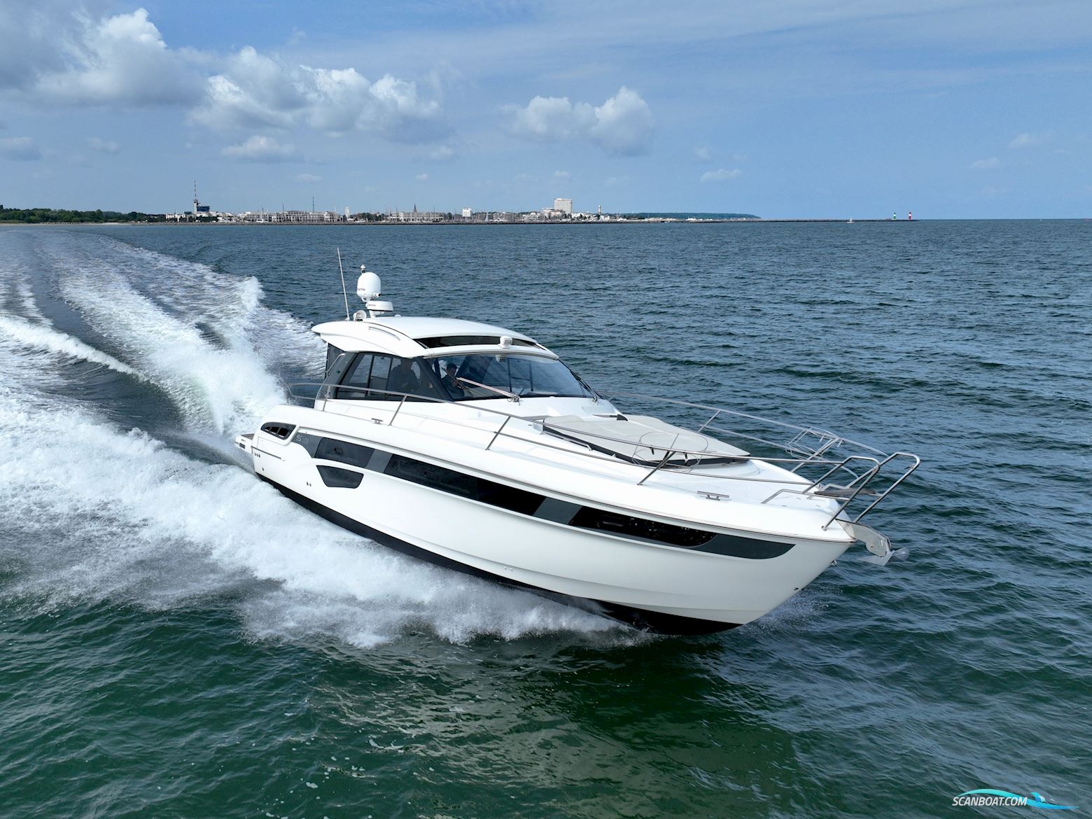 Bavaria S45 Coupé Motorboten 2020, met Volvo Penta D6 EVC 2 IPS600 motor, Duitsland