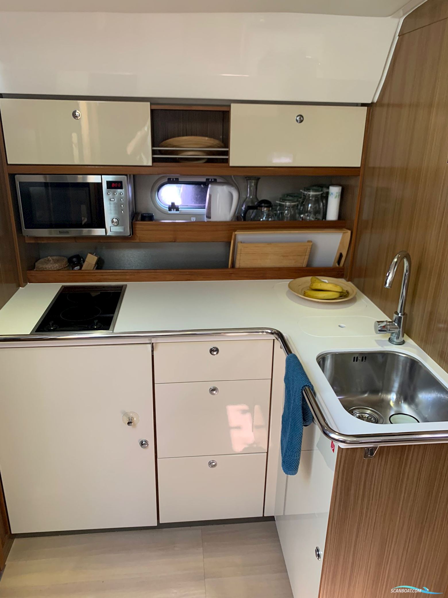 Bavaria Sport 43 Hard Top