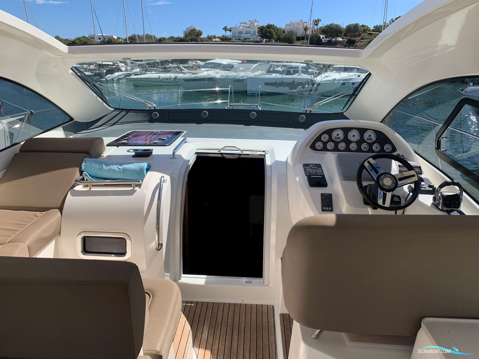 Bavaria Sport 43 Hard Top