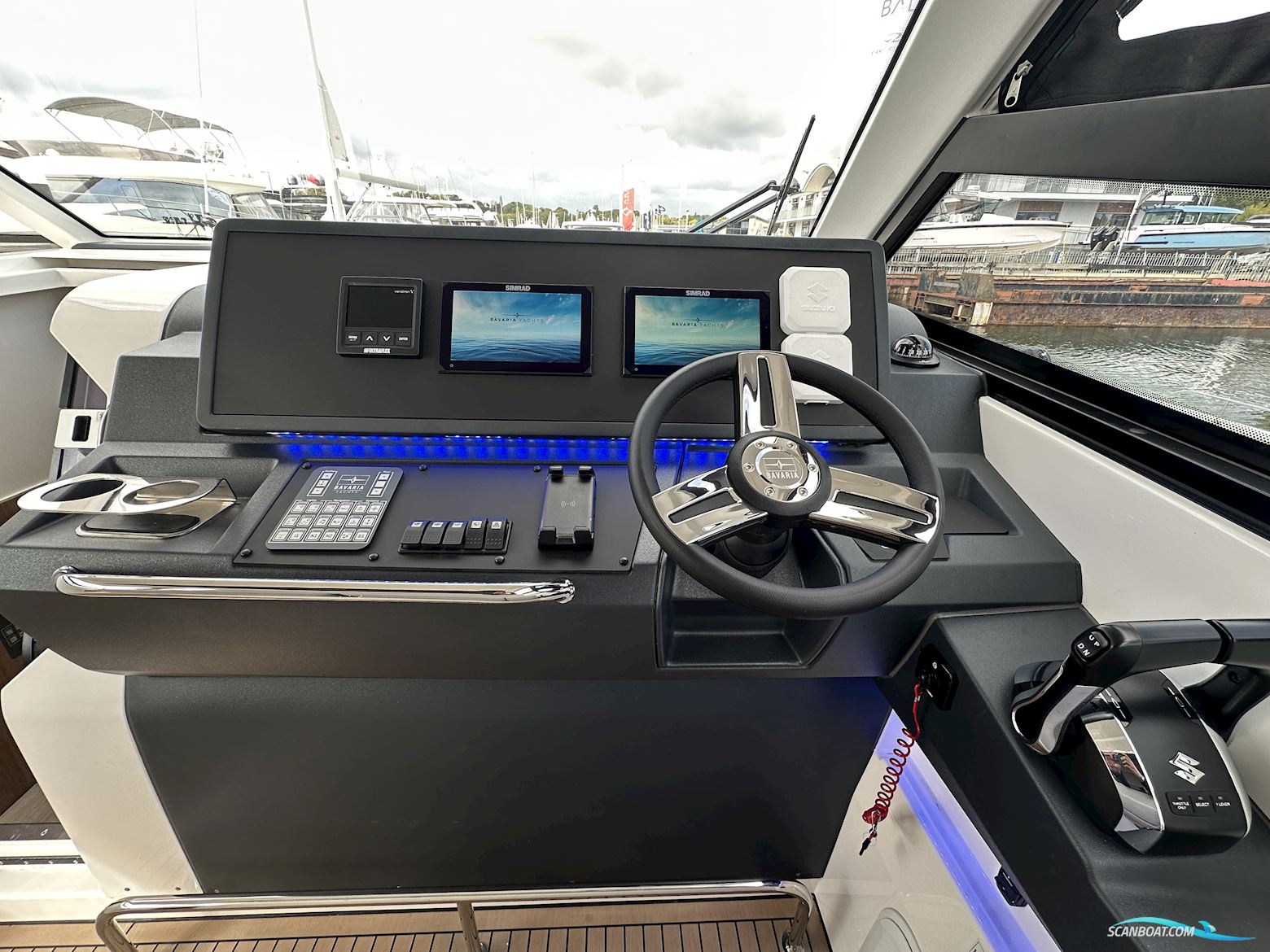 Bavaria Vida 33 Hard Top - Palma Boat Show Discount