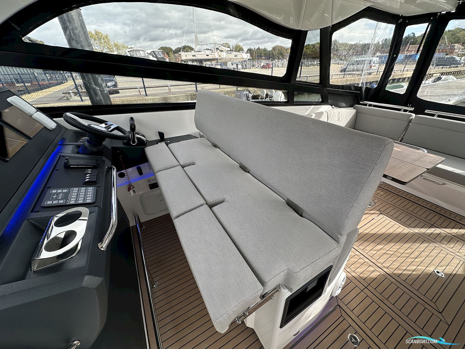 Bavaria Vida 33 Hard Top - Palma Boat Show Discount