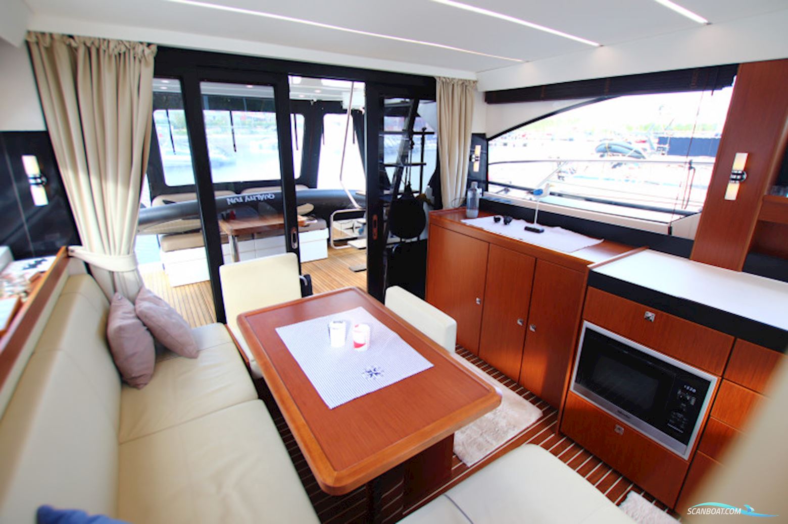 Bavaria Viertes 420 Fly