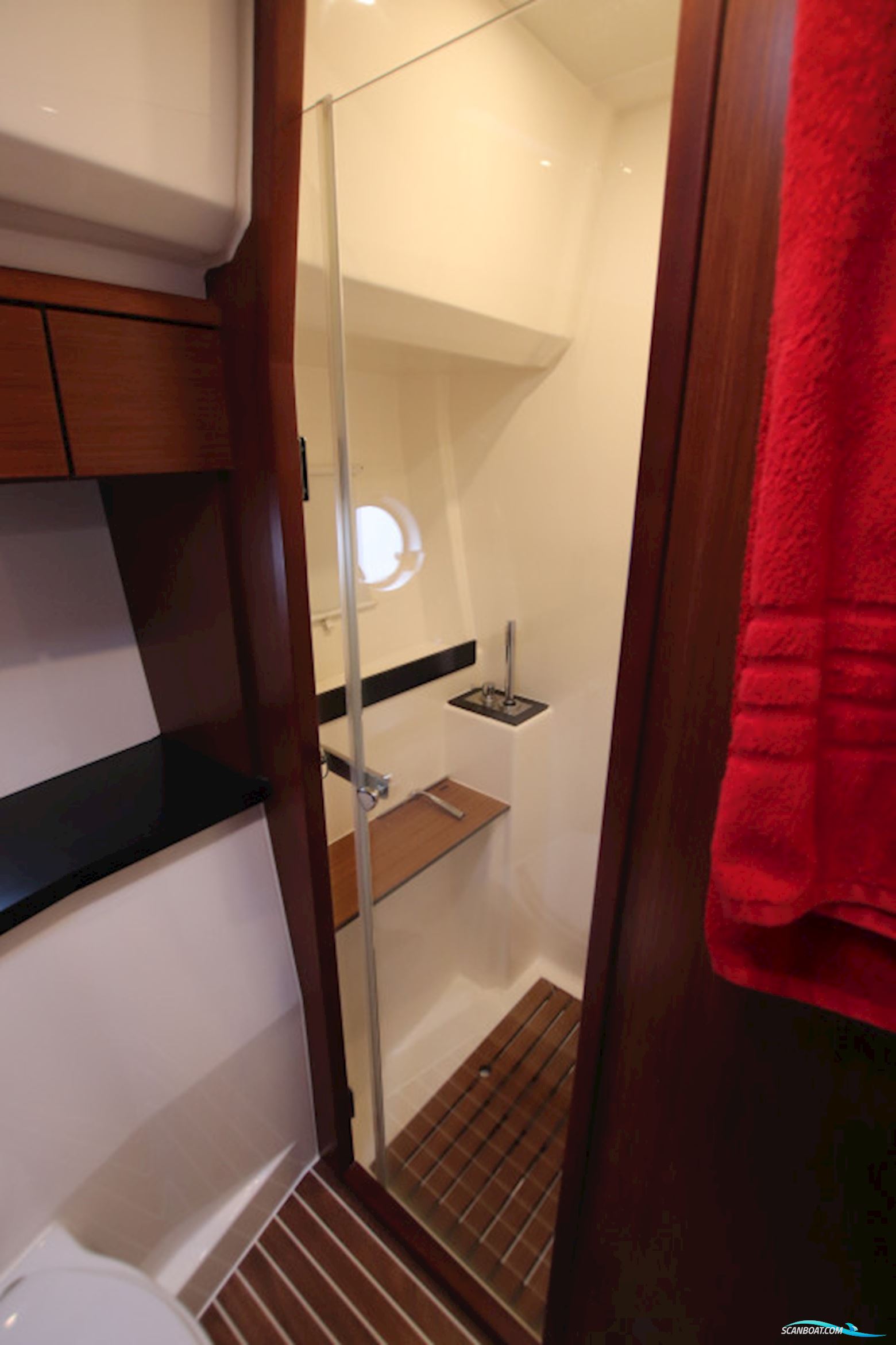 Bavaria Viertes 420 Fly