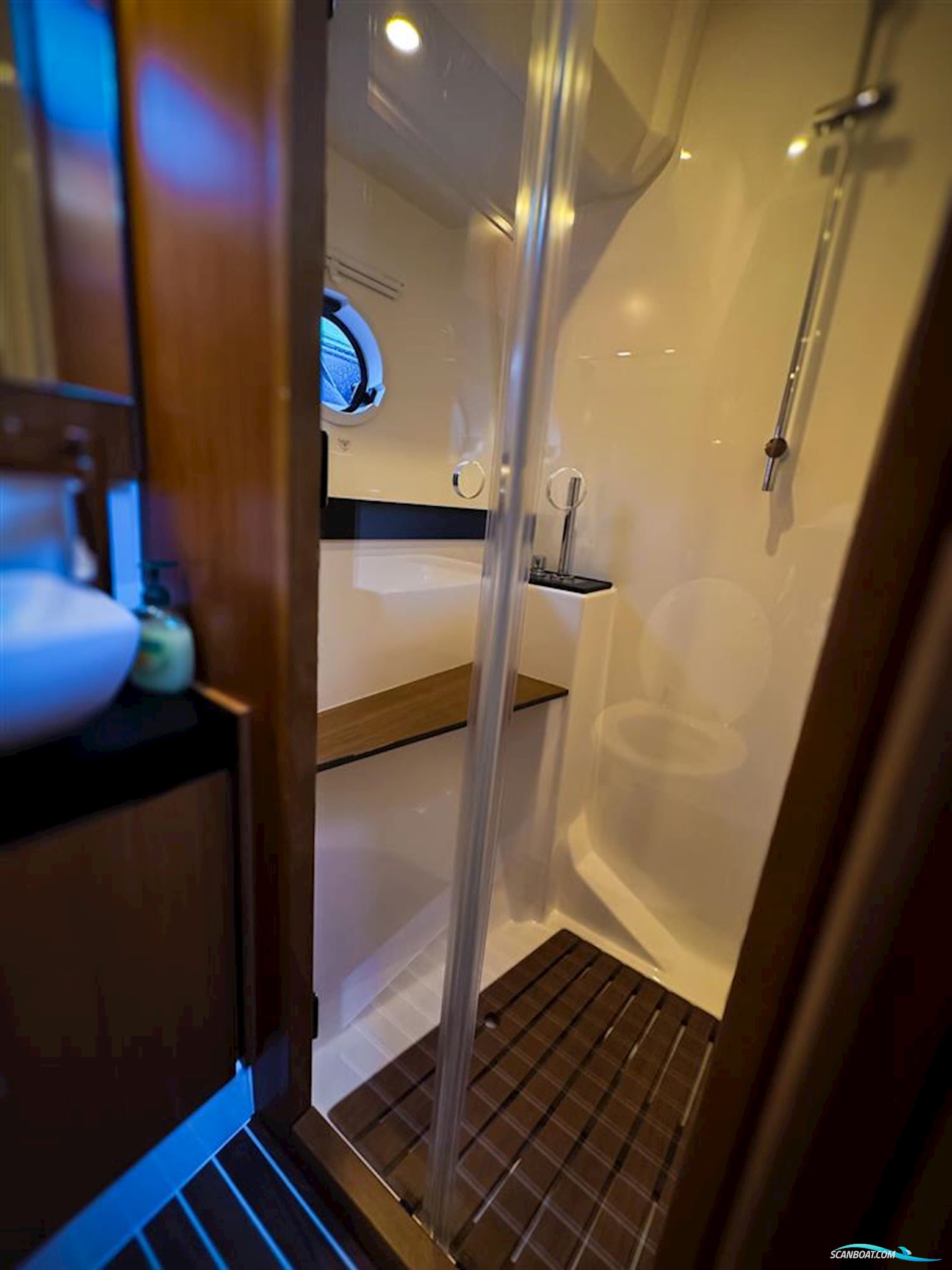 Bavaria Virtess 420 Fly