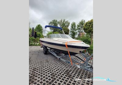 Bayliner (US) Bayliner (US) 1952 Classic Motorboten 2001, met Mercruiser motor, Duitsland