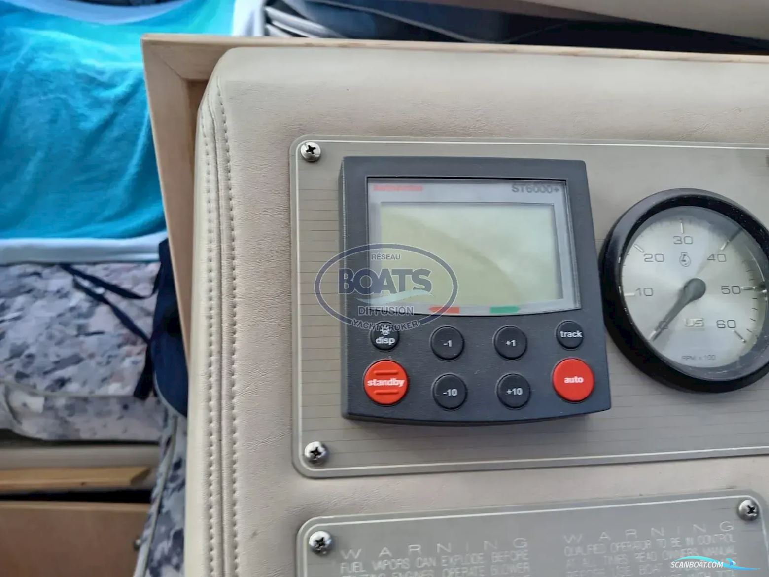 Bayliner  FLY cierra 2858