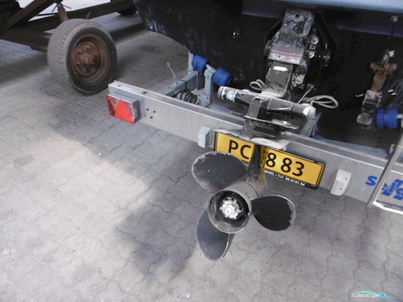 Bayliner 2052 Capri LS Cuddy