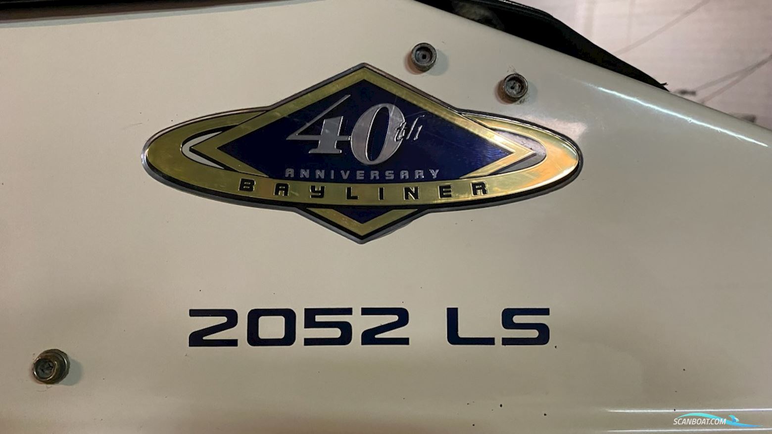 Bayliner 2052 LS "40th Anniversary"