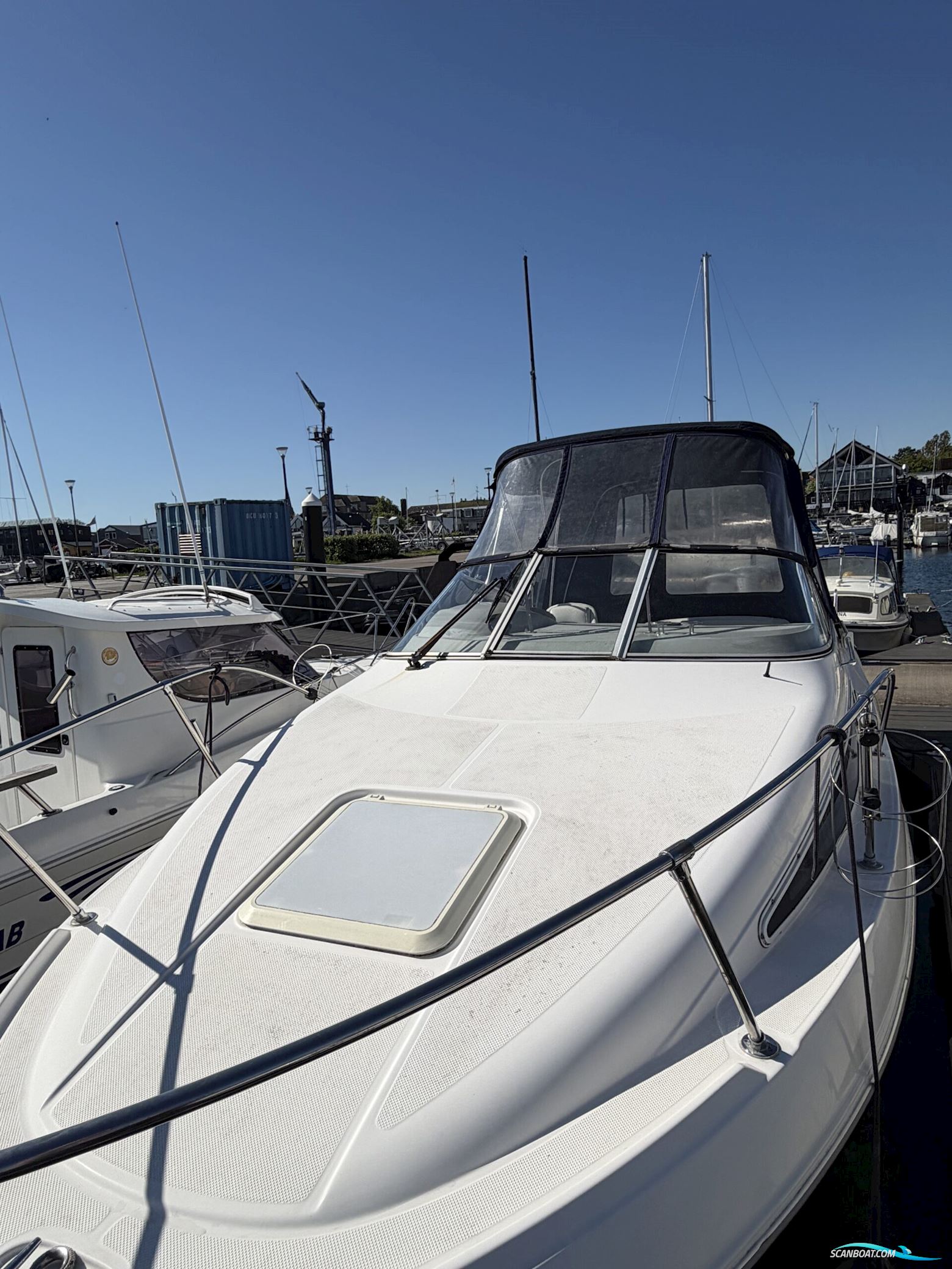 Bayliner 2355 Ciera med ferskvandskølet motor