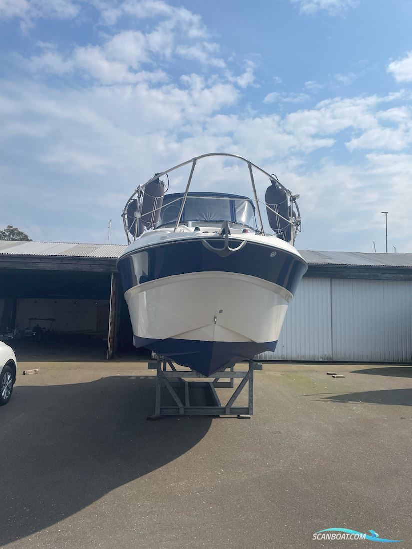 Bayliner 245 Ciera. Projekt Båd.