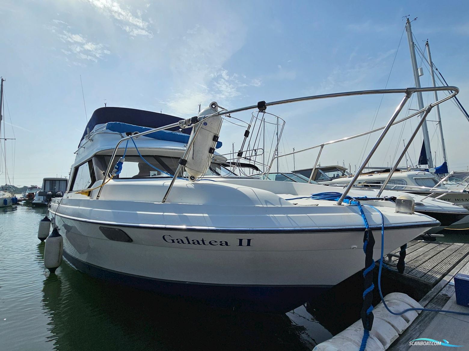 Bayliner 2556 Flybridge Motorboten 1990, met Mercruiser 5Ltr V8 motor, United Kingdom