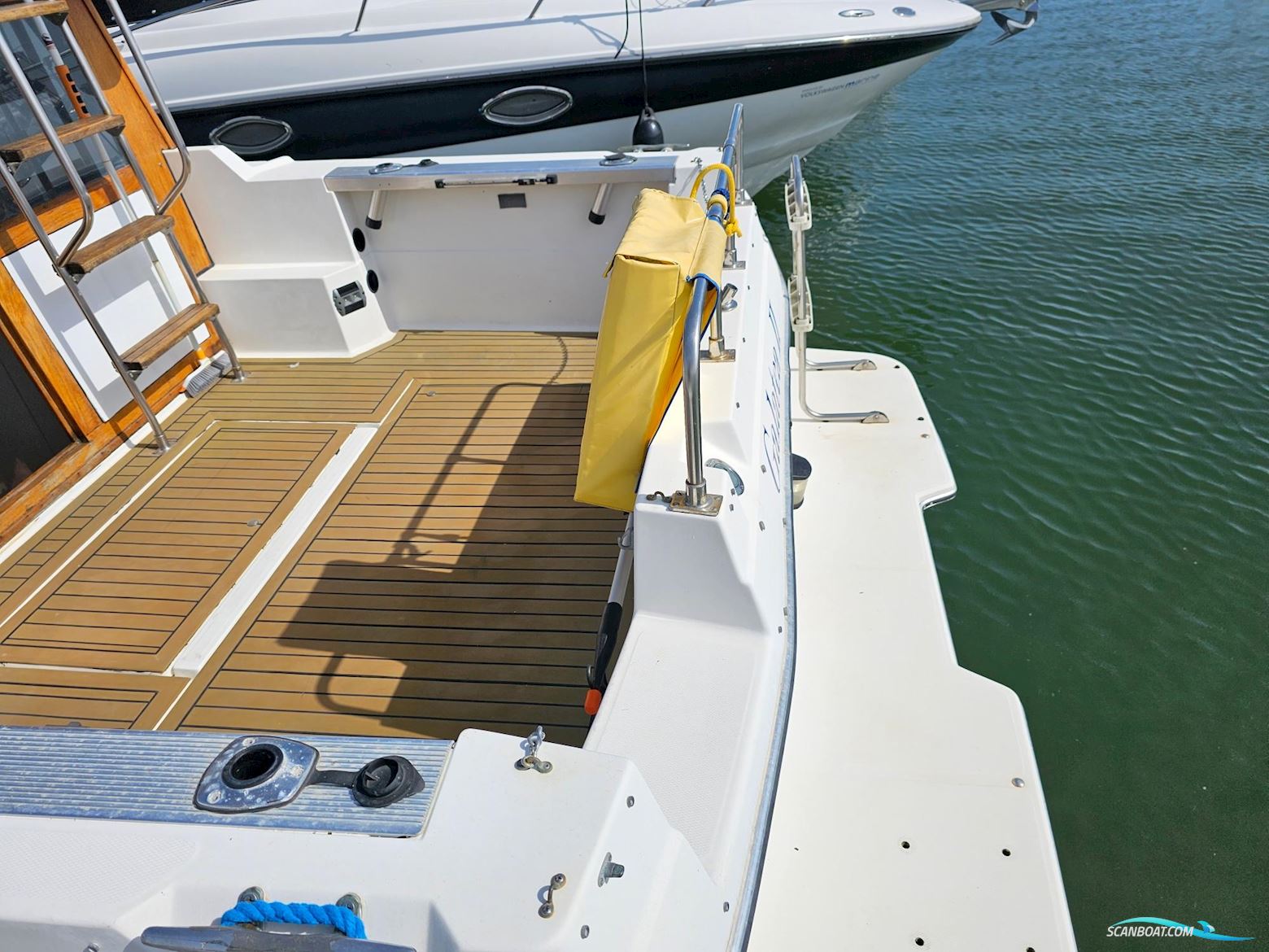 Bayliner 2556 Flybridge