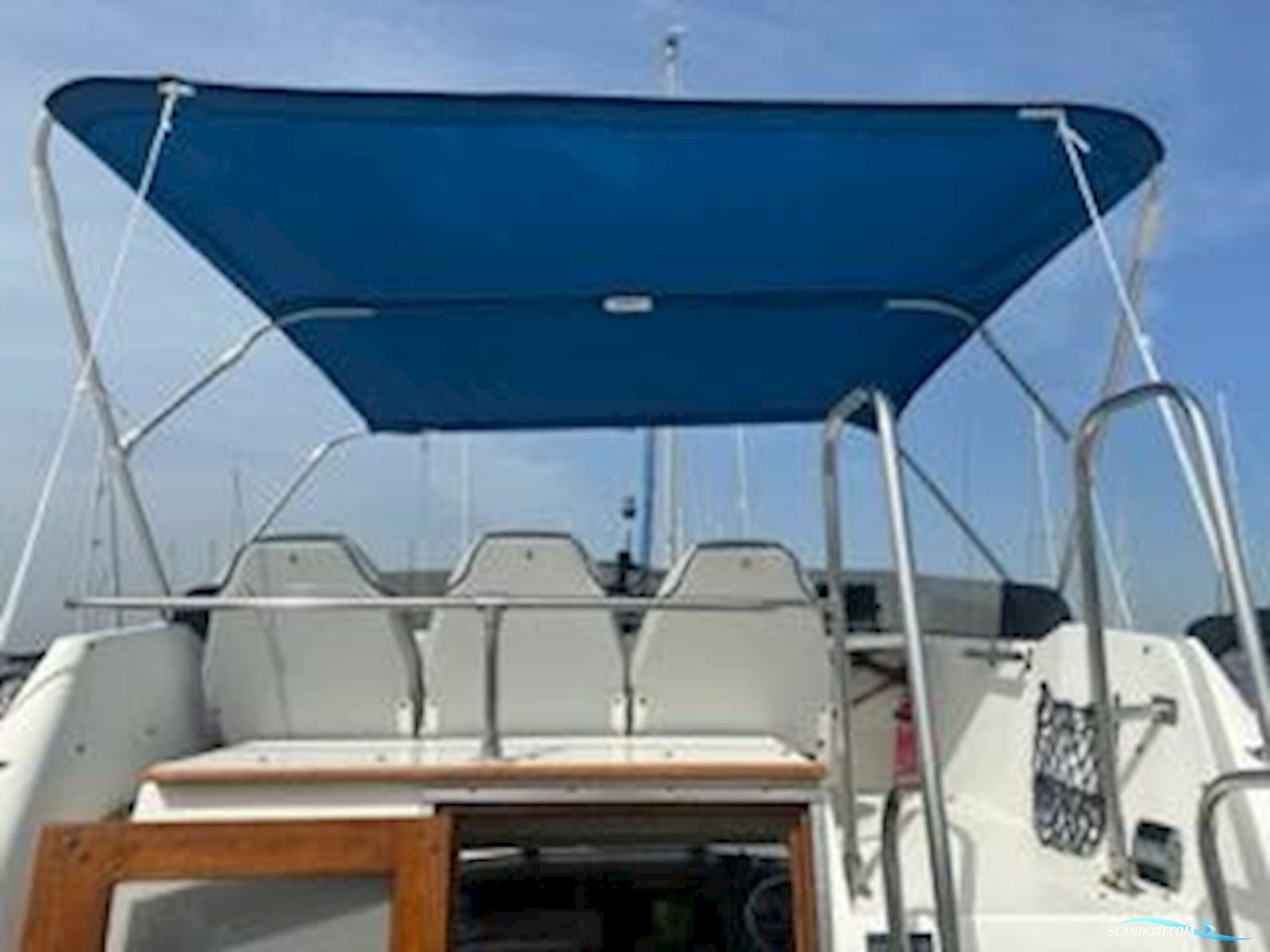 Bayliner 2556 Flybridge