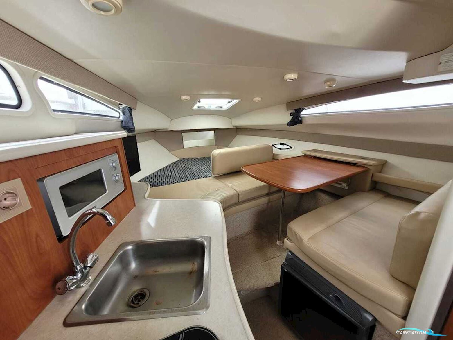 Bayliner 275