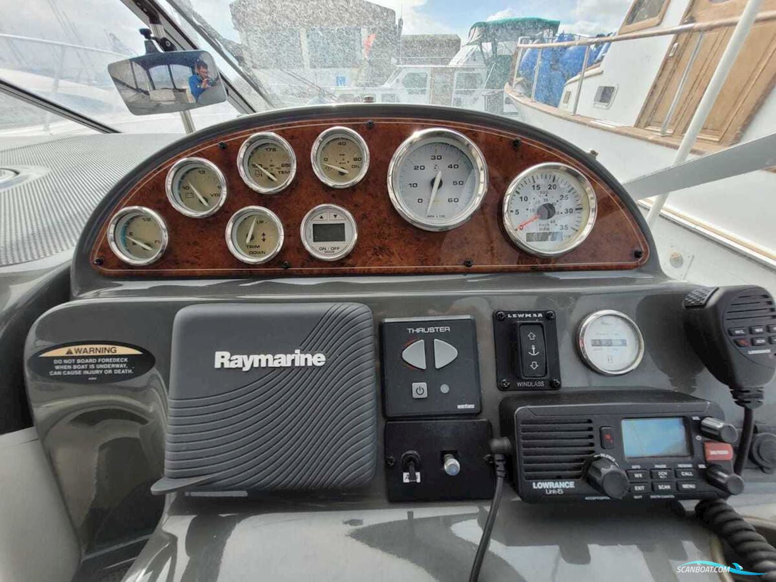 Bayliner 275