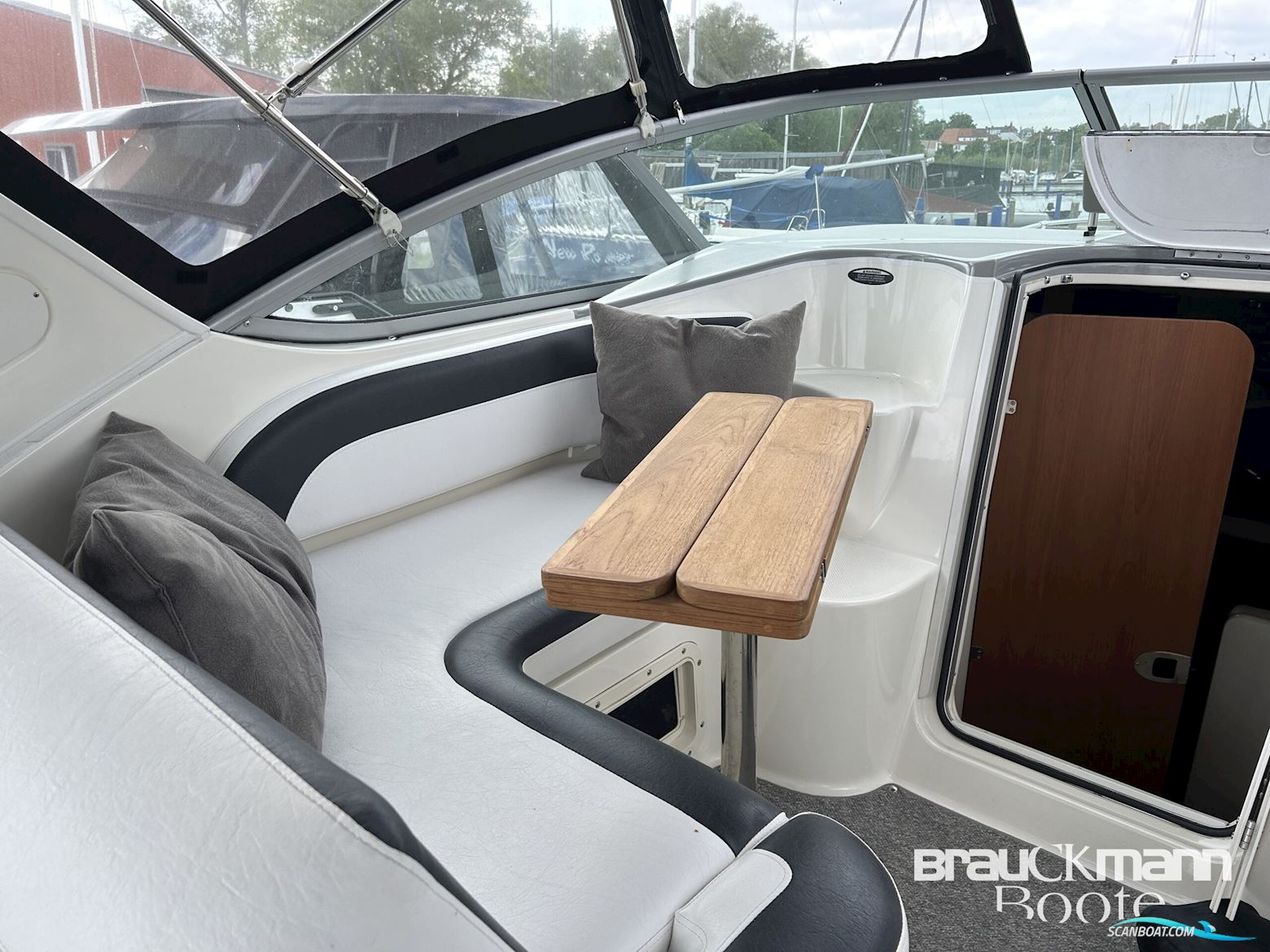 Bayliner 285