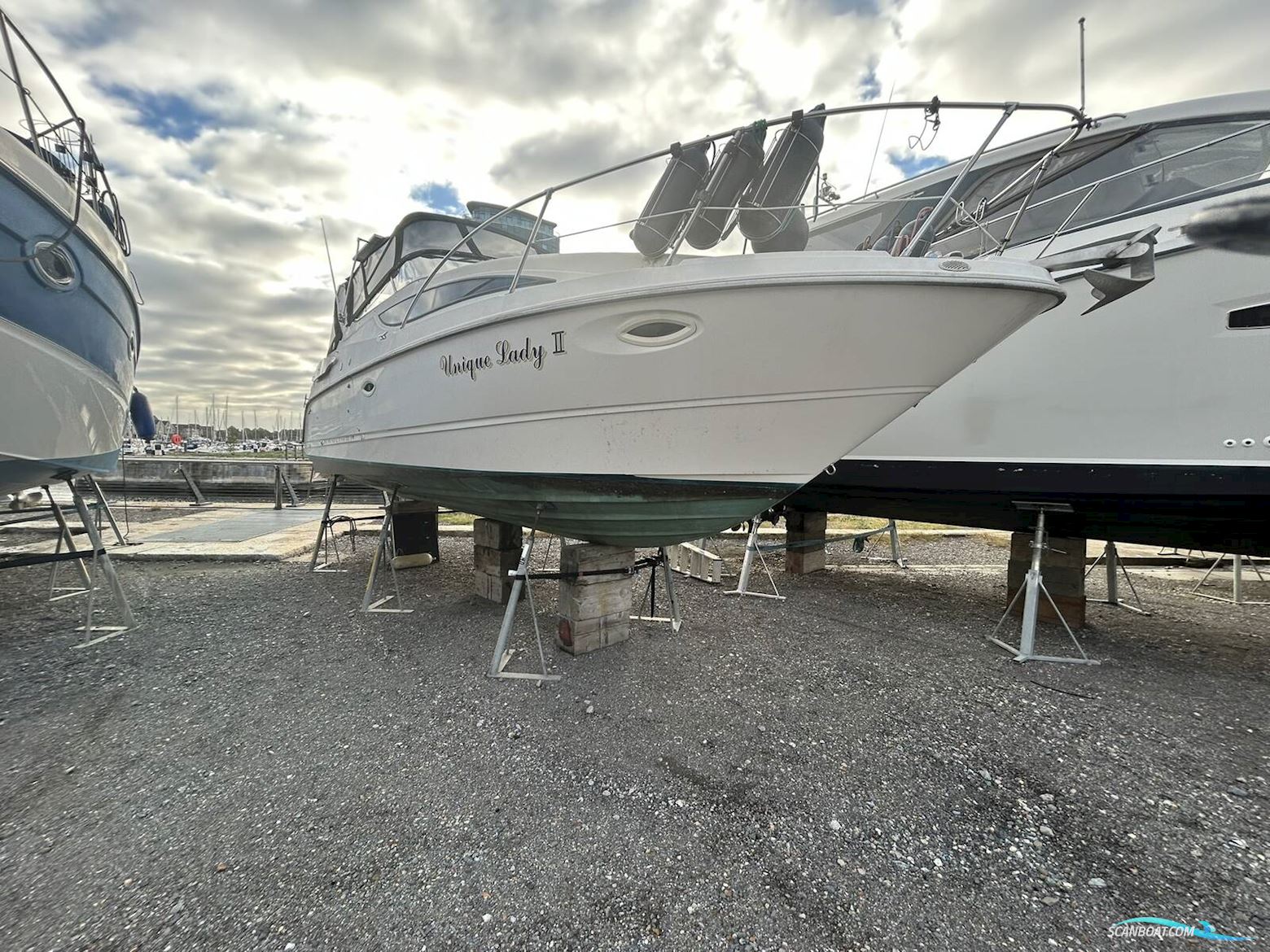 Bayliner 2855 Motorboten 2001, met Mercruiser Mag350 2019 motor, United Kingdom