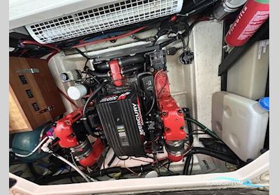 Bayliner 2855 Motorboten 2001, met Mercruiser MAG350 2019 motor, United Kingdom