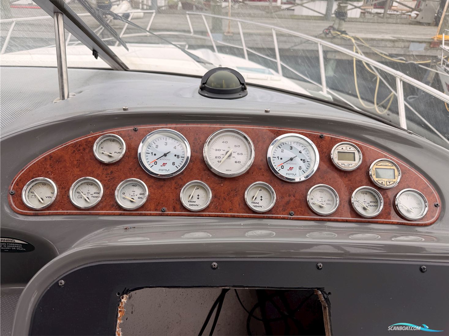 Bayliner 305 