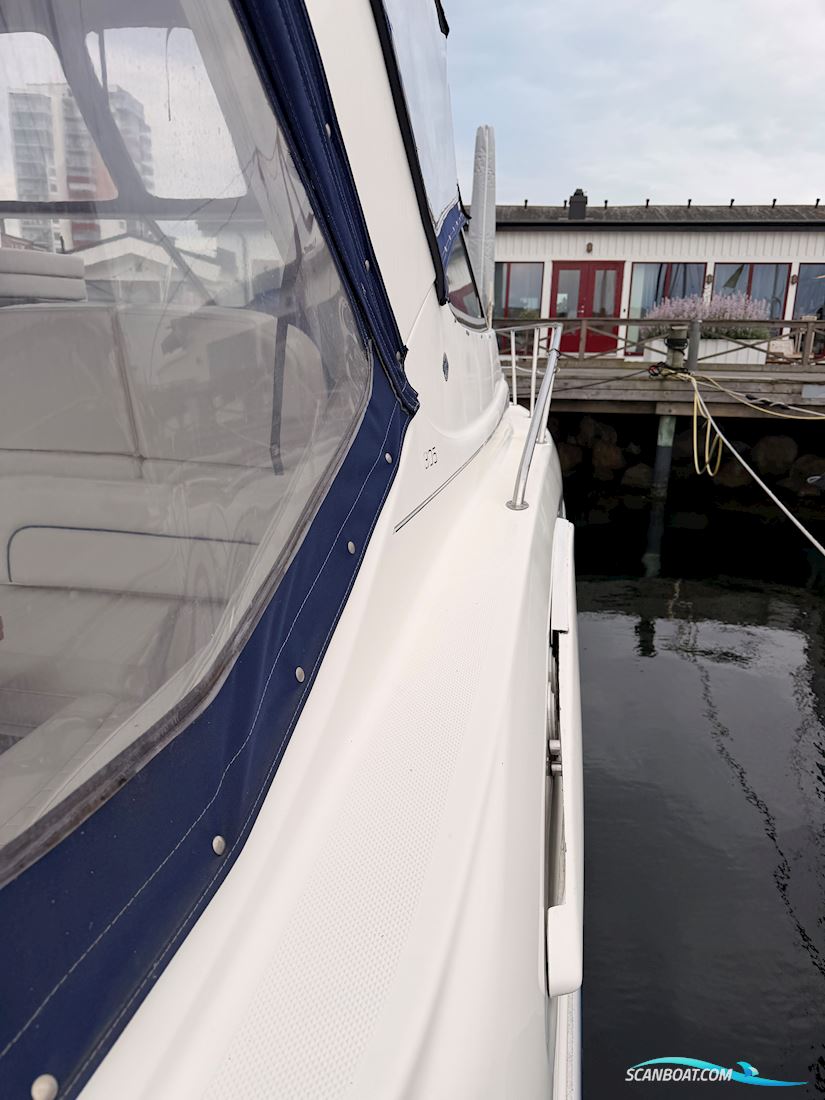 Bayliner 305