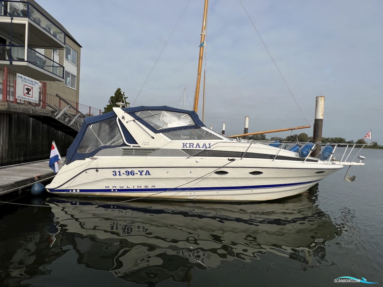 Bayliner 3055 Ciera Sunbridge Diesels Motorboten 1995, met Mercruiser motor, The Netherlands